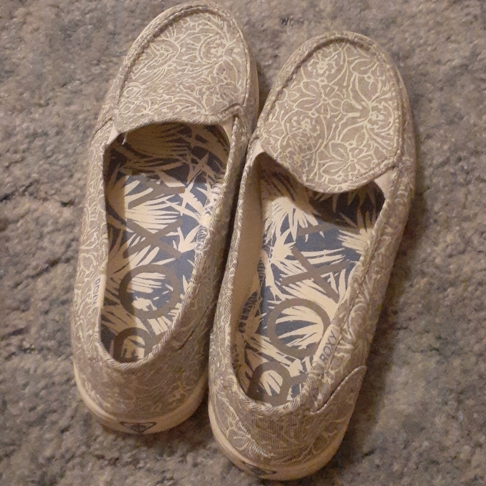 Roxy memory foam shoes